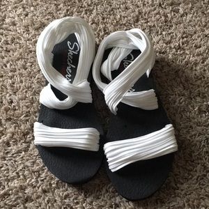 Skechers yoga foam sandals